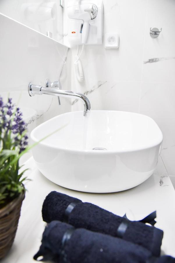 Central44 Yolo Casual Suite Athènes Extérieur photo